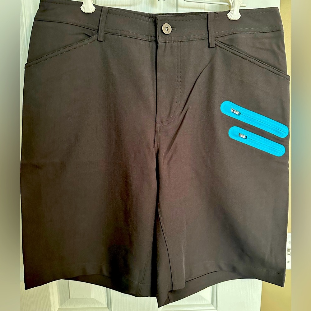 Men’s Lululemon grey Cadence shorts. Size 36 , 11 inch inseam EUC